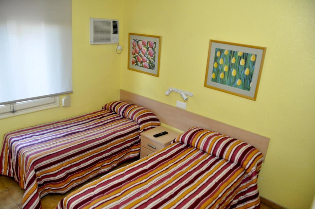 Hostal El Jardín Benidorm Quarto foto